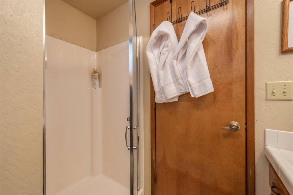 3Br Tahoe Donner Cabin With Hoa Perks Like Pools Hot-Tub Minutes To Trails Lake Golf Truckee Extérieur photo