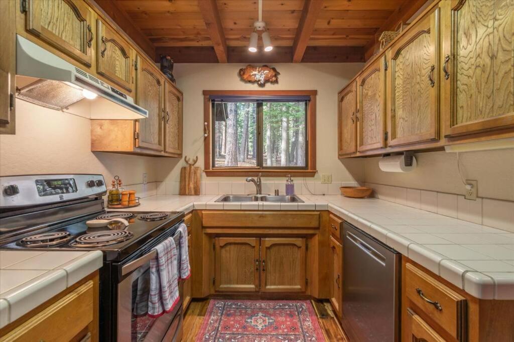 3Br Tahoe Donner Cabin With Hoa Perks Like Pools Hot-Tub Minutes To Trails Lake Golf Truckee Extérieur photo
