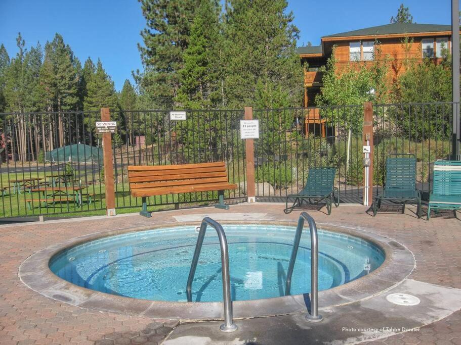 3Br Tahoe Donner Cabin With Hoa Perks Like Pools Hot-Tub Minutes To Trails Lake Golf Truckee Extérieur photo